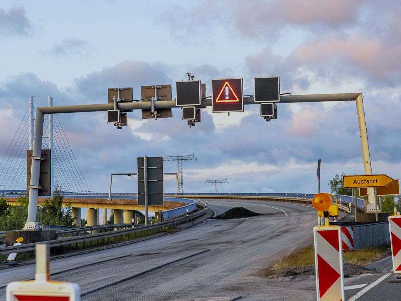 Hvad med varmgalvaniserede trafikpæle?